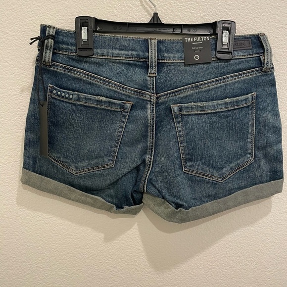 NWT BLANK NYC The Fulton Roll Up Denim Shorts Size 25 - Picture 5 of 6
